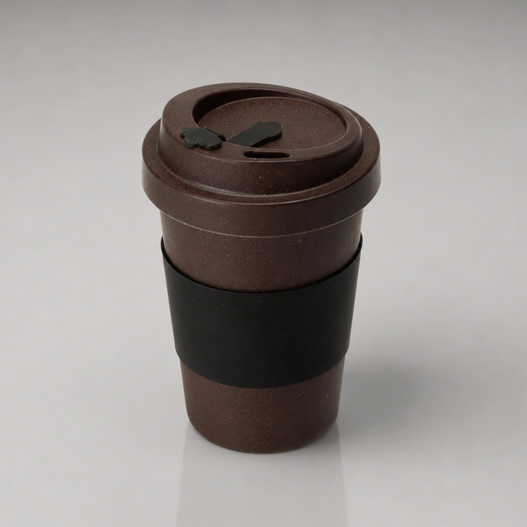 Стакан из кофе с силиконовой манжетой «Latte» (коричневый, черный) (Изображение 1)