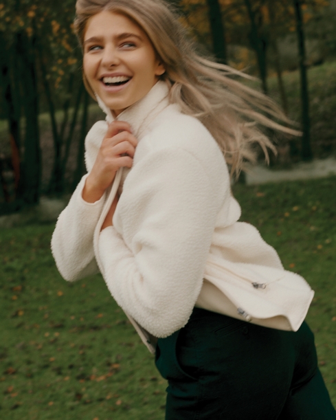 Куртка Iqoniq Diran из переработанного полиэстера AWARE™, унисекс, 320 г/м² (Изображение 13)