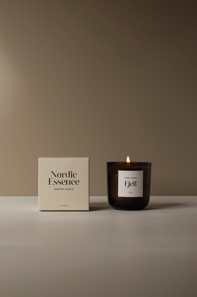 Большая ароматическая свеча VINGA Nordic Essence в стекле (Изображение 5)