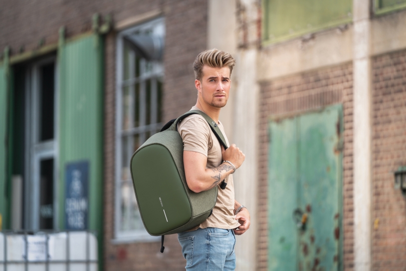 Антикражный рюкзак Bobby Hero Regular, зеленый (Изображение 4)