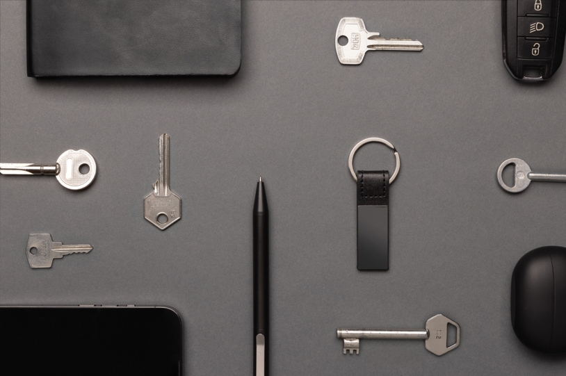 Брелок Luxury из полиуретана и переработанного цинка RCS (Изображение 6)