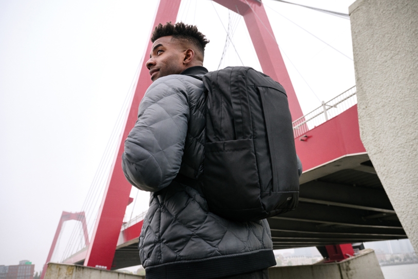 Рюкзак для ноутбука Swiss Peak Edin из rPET Aware™, 15.6" (Изображение 10)