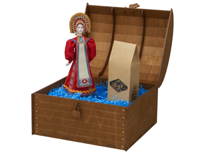 Подарочный набор: кукла фарфоровая, чай Малина с мятой (коричневый/разноцветный/голубой/красный)  (Изображение 3)