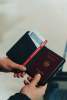 Обложка для паспорта Travelfinder с технологией Find My (Изображение 11)
