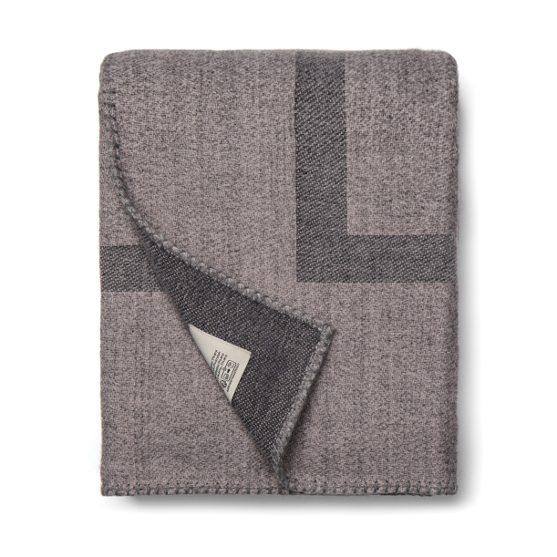 Плед VINGA Monogram из переработанного полиэстера GRS, 170x130 см (Изображение 4)