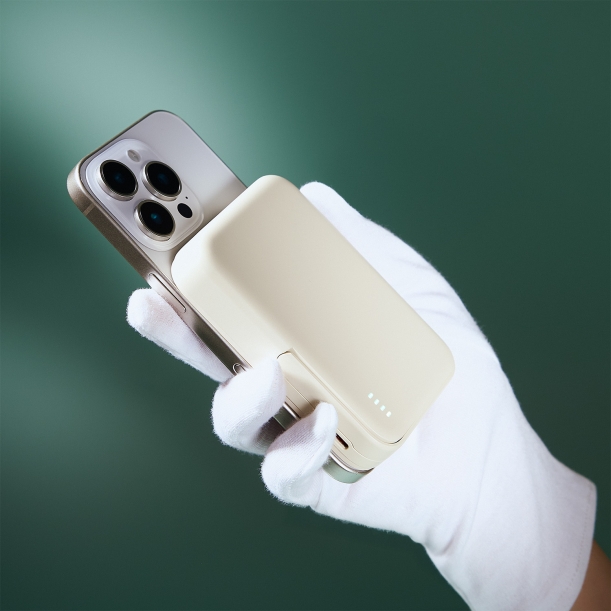 Внешний аккумулятор Union PD 10000mAh с функцией беспроводной зарядки 15W, бежевый (Изображение 11)