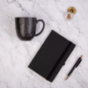 Набор подарочный BLACKNGOLD: кружка, ручка, бизнес-блокнот, коробка со стружкой (Изображение 1)
