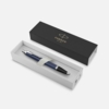 Ручка шариковая Parker IM Core Matte Blue CT, темно-синяя с черным (Изображение 3)