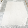 Плед акриловый Super Soft Nature размер 120*160 см, белый, плотность 450гр/м2,  в подарочной белой крафтовой коробке с окошком (Изображение 5)