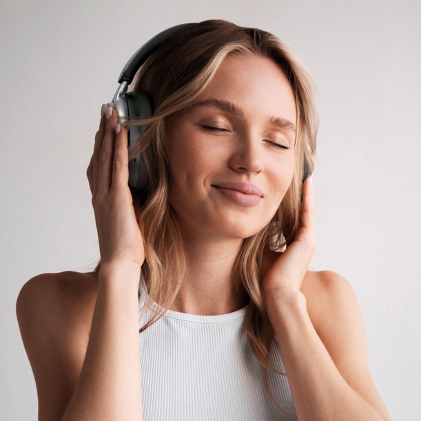 Беспроводные накладные наушники Stereo Vibe, BT 5.4, 400 мАч, черный, Deppa (Изображение 3)