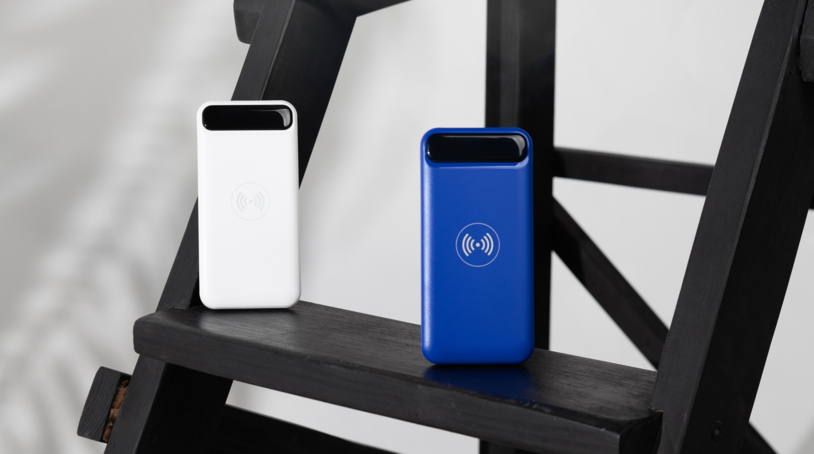 Беспроводное зарядное устройство "Quantum", 10000 mAh с цифровым индикатором заряда (белый) (Изображение 4)