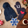 Подарочный набор HUG: варежки, шапка, украшение новогоднее, синий (Изображение 1)