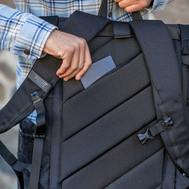 Рюкзак COLOMA 28L RPET (Черный) (Изображение 5)