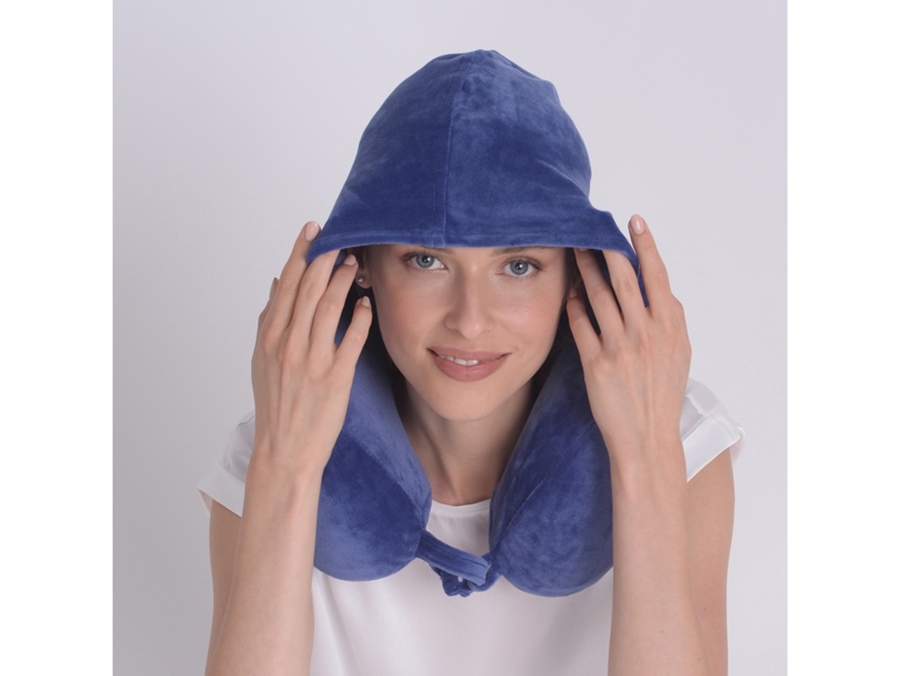 Подушка для путешествий с эффектом памяти, с капюшоном «Hooded Tranquility Pillow» (синий) (Изображение 5)