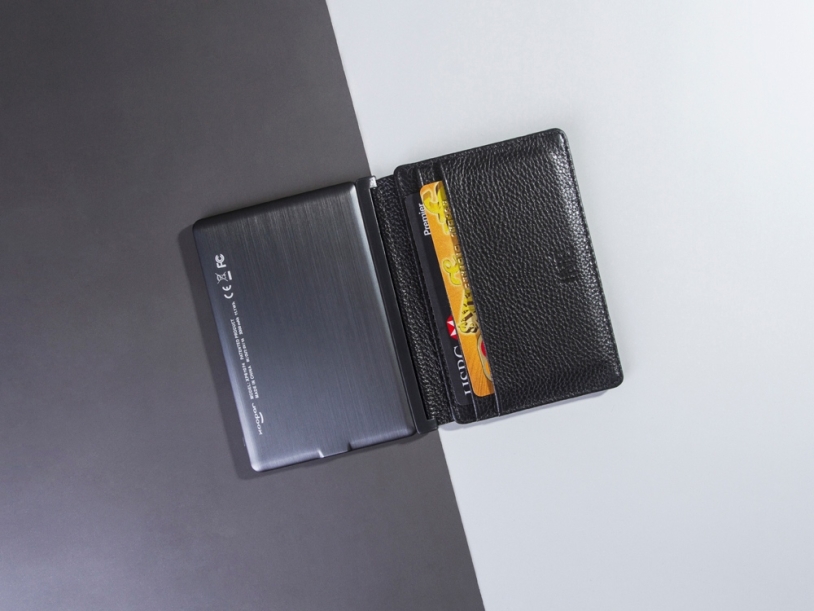 Портмоне с зарядным устройством INE, 4000 mAh, черный (Изображение 3)