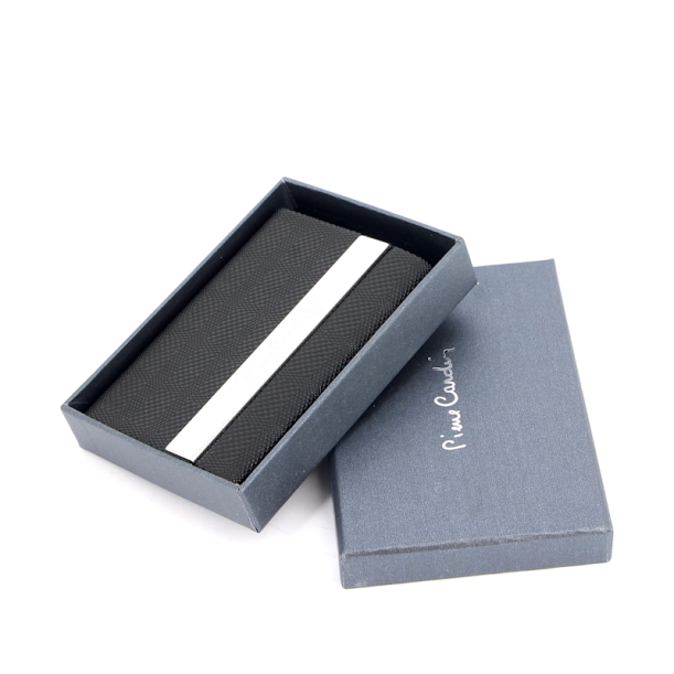 Визитница Pierre Cardin. Корпус - иск.кожа. Размер 9,5 х 6,6 х 1,4 см. Цвет - черный. (Изображение 1)