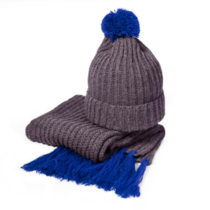 Вязаный комплект шарф и шапка 