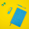 Набор COLORSPRING: аккумулятор, ручка, бизнес-блокнот, коробка со стружкой, голубой/желтый (Изображение 1)