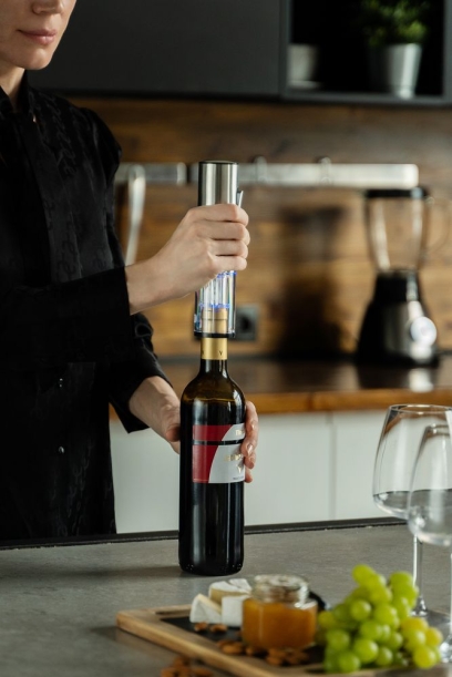 Электрический штопор с ножом для фольги Wine Diesel, черный (Изображение 7)