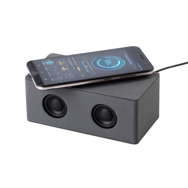 Bluetooth колонка "Cool Gray" с двумя динамиками (2х3Вт) и беспроводным зарядным устройством, переработанный пластик (RPET) (серый) (Изображение 4)