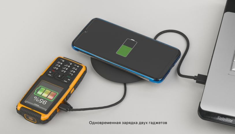 Настольное беспроводное зарядное устройство "Light SOFTTOUCH" с подсветкой логотипа (черный) (Изображение 5)