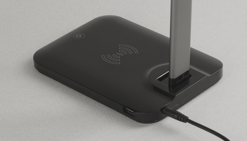 Лампа с беспроводным зарядным устройством "High Light" (черный) (Изображение 5)