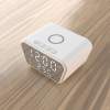 Настольные часы "Smart Clock" с беспроводным (15W) зарядным устройством, будильником и термометром (белый) (Изображение 5)