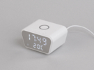 Настольные часы &quot;Smart Clock&quot; с беспроводным (15W) зарядным устройством, будильником и термометром (белый)